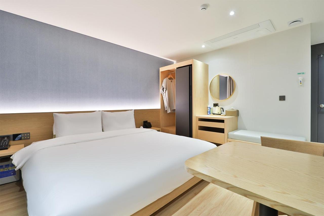 אולסן Custom Hotel מראה חיצוני תמונה
