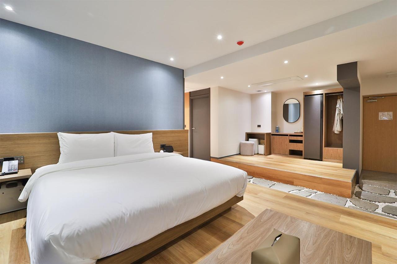 אולסן Custom Hotel מראה חיצוני תמונה