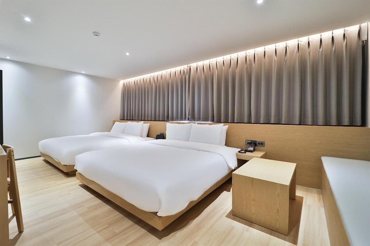 אולסן Custom Hotel מראה חיצוני תמונה